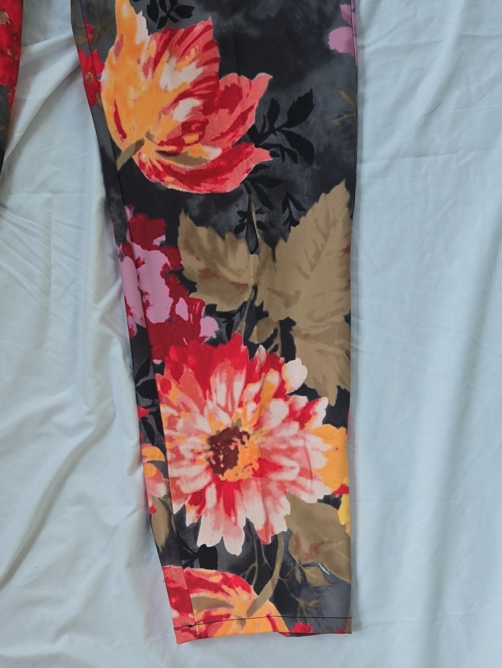Men's Pants Grey With Multi Color Flowers On Front/Back Beautiful Rich Colors - Picture 8 of 15